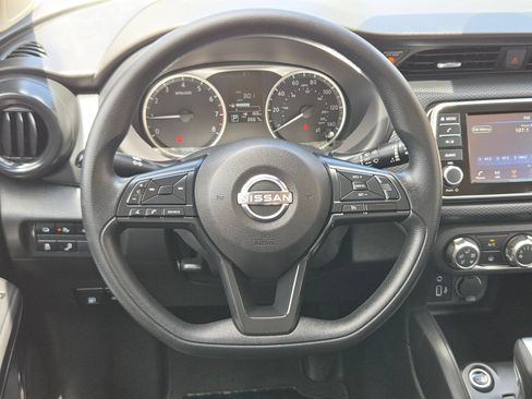 Used 2025 Nissan Kicks Play S FWD image 18