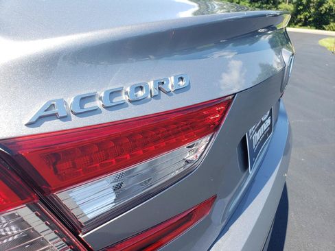 Used 2020 Honda Accord EX image 10