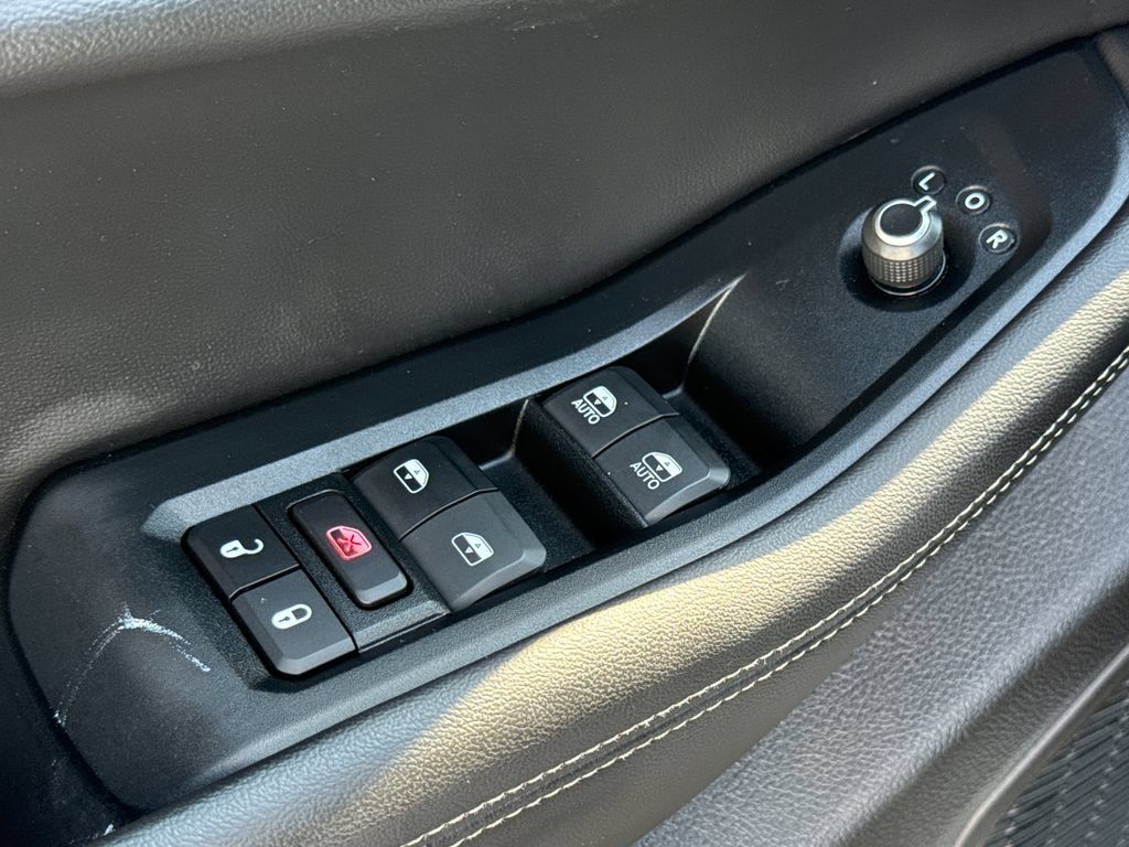 Used 2024 Jeep Grand Cherokee Altitude RWD image 19