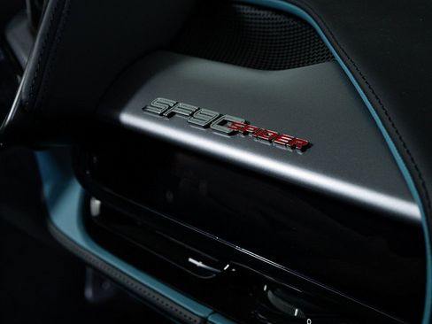 Used 2025 Ferrari SF90 Spider image 27