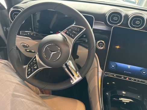 Used 2026 Mercedes-Benz GLC 300 4MATIC image 4