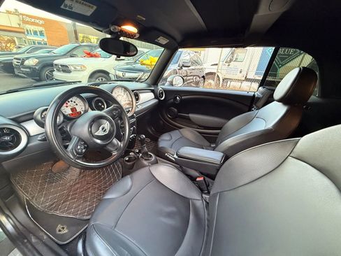 Used 2011 MINI Cooper Convertible image 10