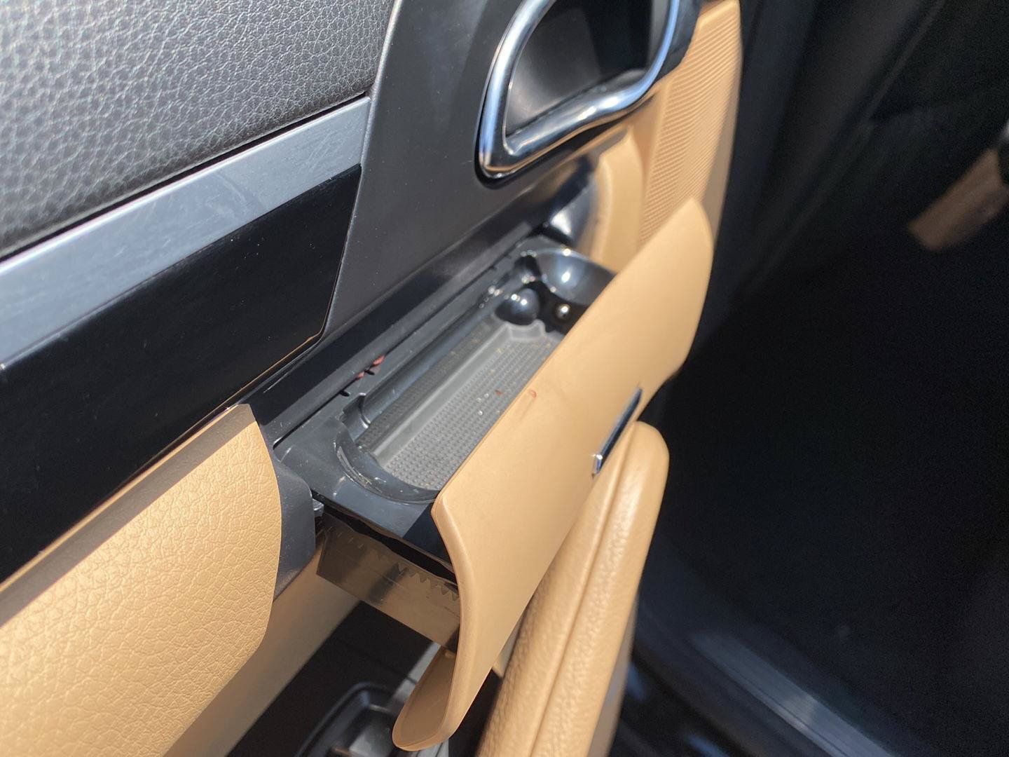 Used 2014 Porsche Cayenne Platinum Edition AWD/4WD image 30