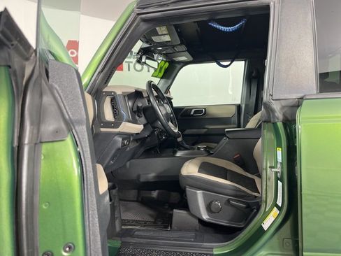 Used 2022 Ford Bronco Wildtrak image 3