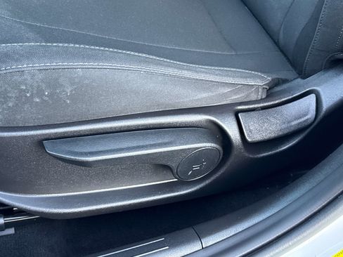 Used 2022 Hyundai Elantra SEL w/ Preferred Accessory Package FWD image 26