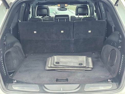 Used 2018 Jeep Grand Cherokee Overland image 11