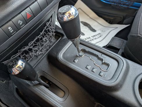 Used 2015 Jeep Wrangler Sport image 24