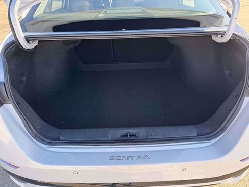 Used 2024 Nissan Sentra SR w/ SR Premium Package image 9