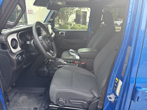 Used 2024 Jeep Wrangler Unlimited Sport AWD/4WD image 16