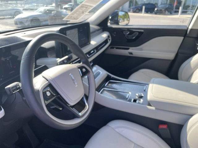 Used 2025 Lincoln Aviator Reserve w/ Illumination Package RWD image 14