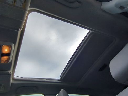 Used 2017 Subaru Forester 2.5i Limited image 19