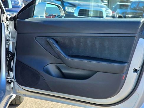 Used 2018 Tesla Model 3 Long Range image 23