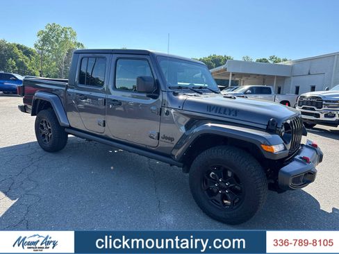 Certified 2022 Jeep Gladiator Sport AWD/4WD image 1