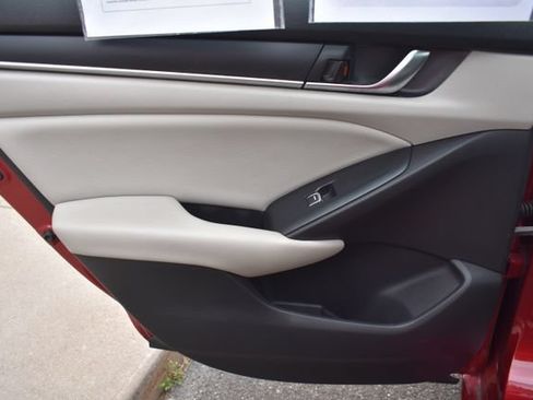 Used 2018 Honda Accord LX image 29