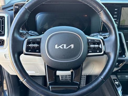 Used 2022 Kia Sorento SX Prestige image 26