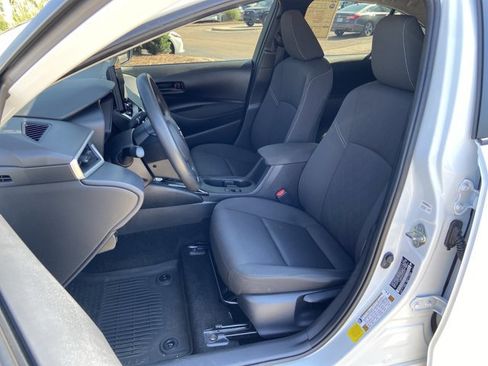 Used 2025 Toyota Corolla LE FWD image 22