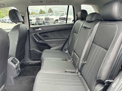 Used 2023 Volkswagen Tiguan SE AWD/4WD image 23