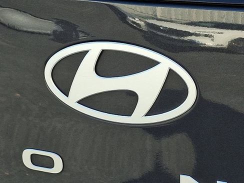 Certified 2024 Hyundai Kona Limited image 31