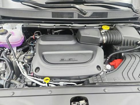 New 2026 Chrysler Pacifica Limited w/ S Appearance Package FWD image 9