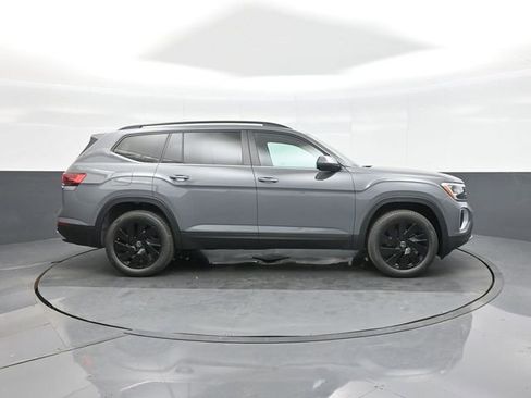 New 2026 Volkswagen Atlas SE image 8