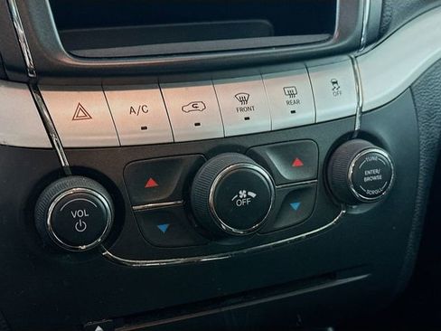 Used 2015 Dodge Journey SXT w/ Flexible Seating Group image 15