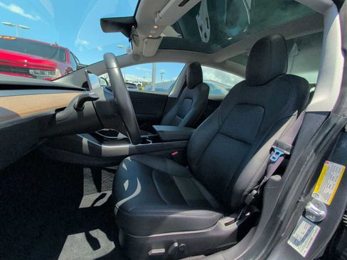 Used 2019 Tesla Model 3 Long Range RWD image 13