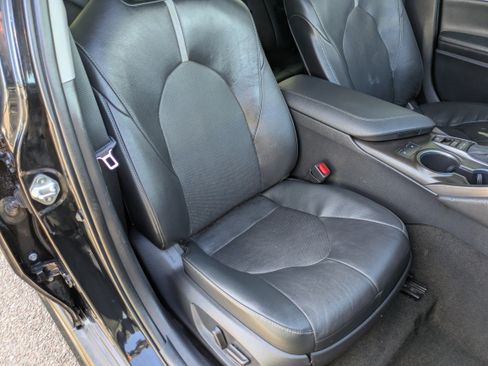 Used 2021 Toyota Camry XSE w/ Carpet Mat Package (TMS) image 10