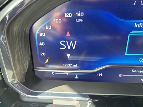 Used 2024 Chevrolet Silverado 1500 RST image 29