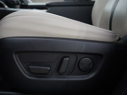 Certified 2024 MAZDA CX-90 Plug-In Hybrid w/ Premium Pkg AWD/4WD image 28