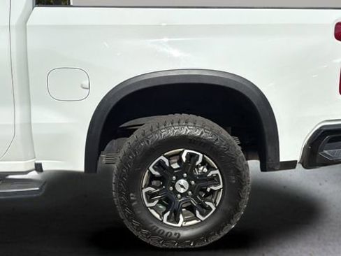 Used 2025 Chevrolet Silverado 1500 ZR2 w/ Technology Package image 29