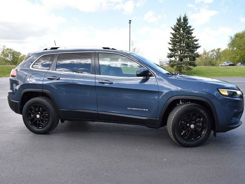 Used 2019 Jeep Cherokee Latitude Plus w/ Comfort/Convenience Group AWD/4WD image 4
