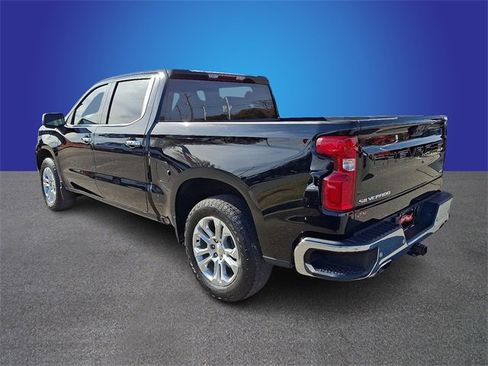 Used 2023 Chevrolet Silverado 1500 LTZ w/ Z71 Off-Road Package image 7