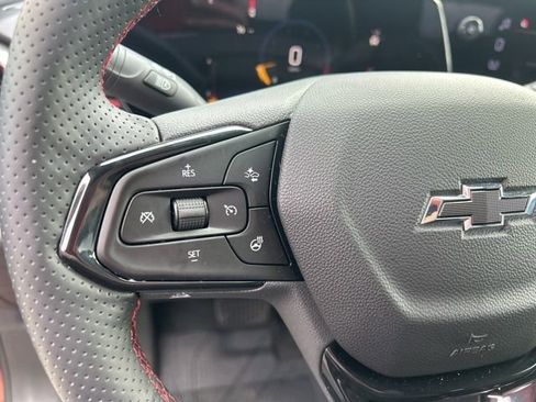 Certified 2025 Chevrolet Trax RS image 18