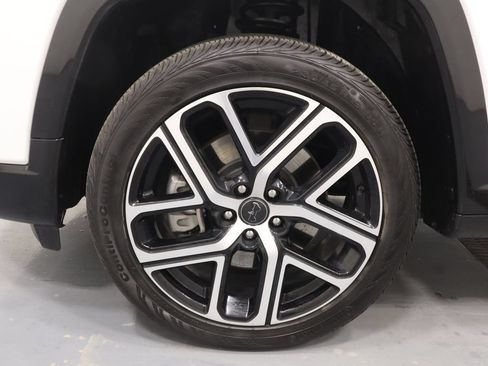 Used 2025 Jeep Compass Limited w/ Elite Group AWD/4WD image 24