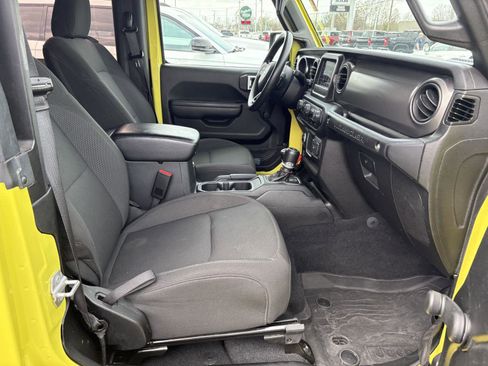 Used 2023 Jeep Wrangler Sport image 9
