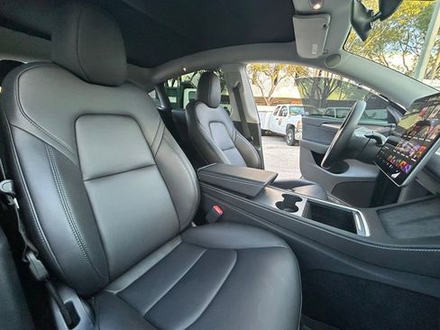 Used 2024 Tesla Model Y Long Range image 35