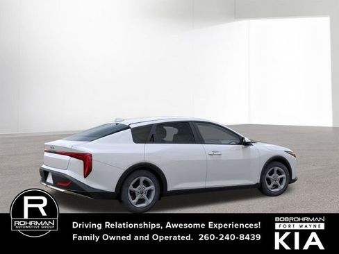 New 2025 Kia K4 LXS image 6
