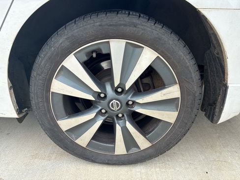 Used 2019 Nissan Sentra SV w/ Special Edition Package FWD image 8