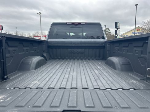 Used 2025 GMC Sierra 2500 AT4 w/ AT4 Premium Plus Package image 19