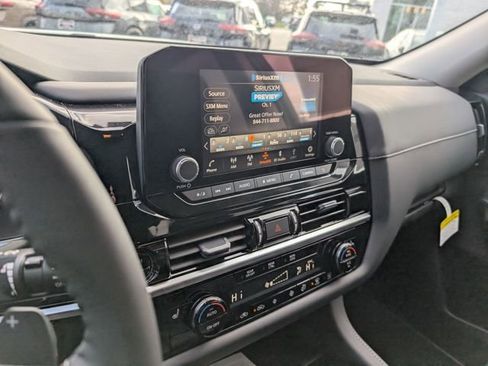 New 2025 Nissan Pathfinder SV image 21