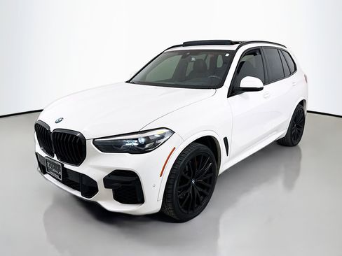 Used 2023 BMW X5 xDrive40i w/ M Sport Package image 3