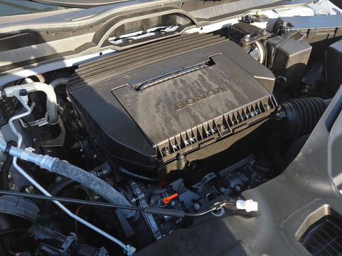 Used 2025 Honda Pilot TrailSport image 31