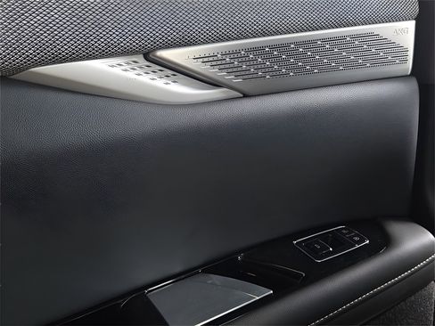 New 2025 Cadillac Optiq Sport 1 image 18