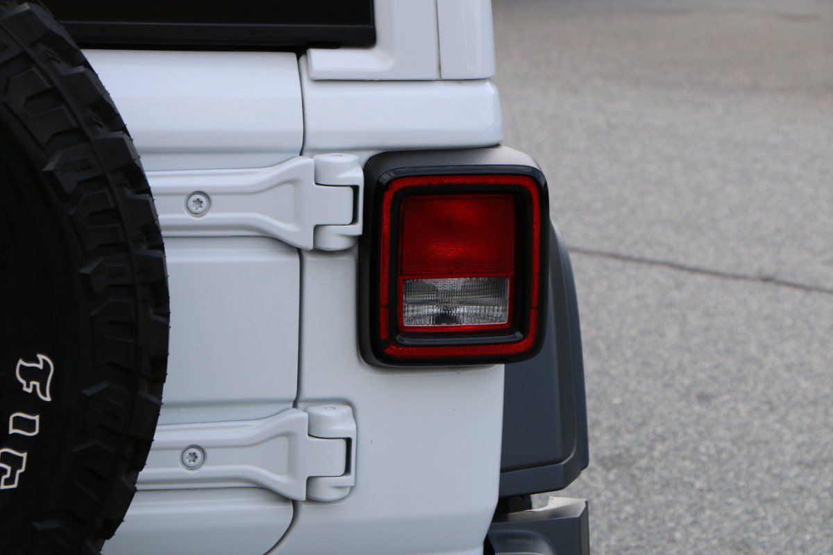 Used 2023 Jeep Wrangler Unlimited w/ Sun & Screen Package AWD/4WD image 6