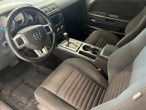 Used 2011 Dodge Challenger RWD image 11
