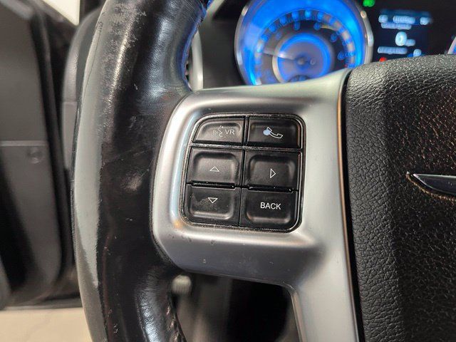Used 2013 Chrysler 300 C RWD image 27