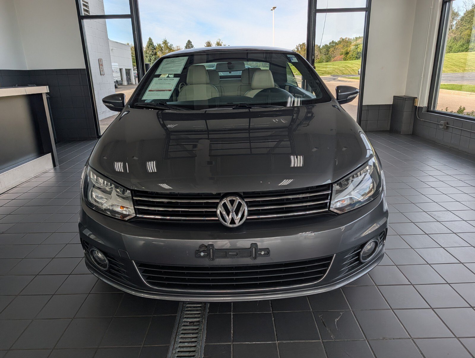 Used 2013 Volkswagen Eos Komfort FWD image 8