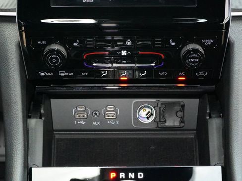 Used 2025 Jeep Grand Cherokee L Altitude AWD/4WD image 15