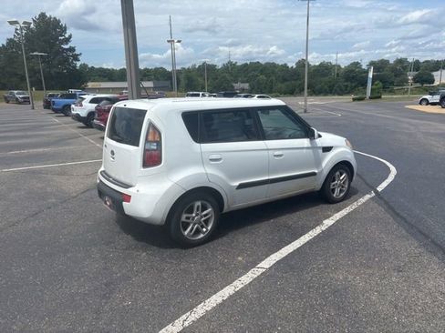 Used 2010 Kia Soul + w/ Audio Pkg FWD image 3