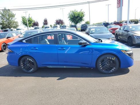 New 2026 Nissan Sentra SR w/ SR Premium Package FWD image 8